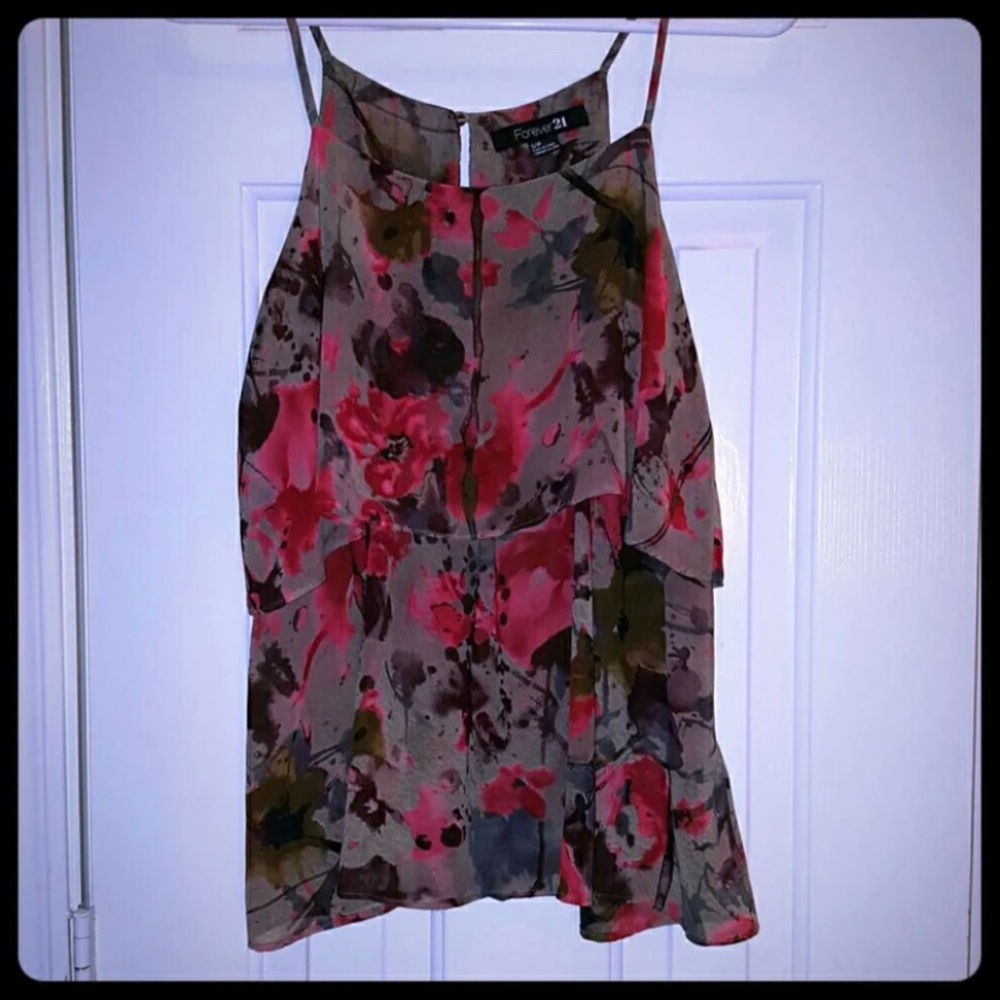 Flowy abstract top size small